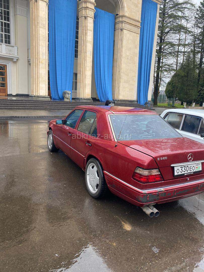 Mercedes-Benz 124