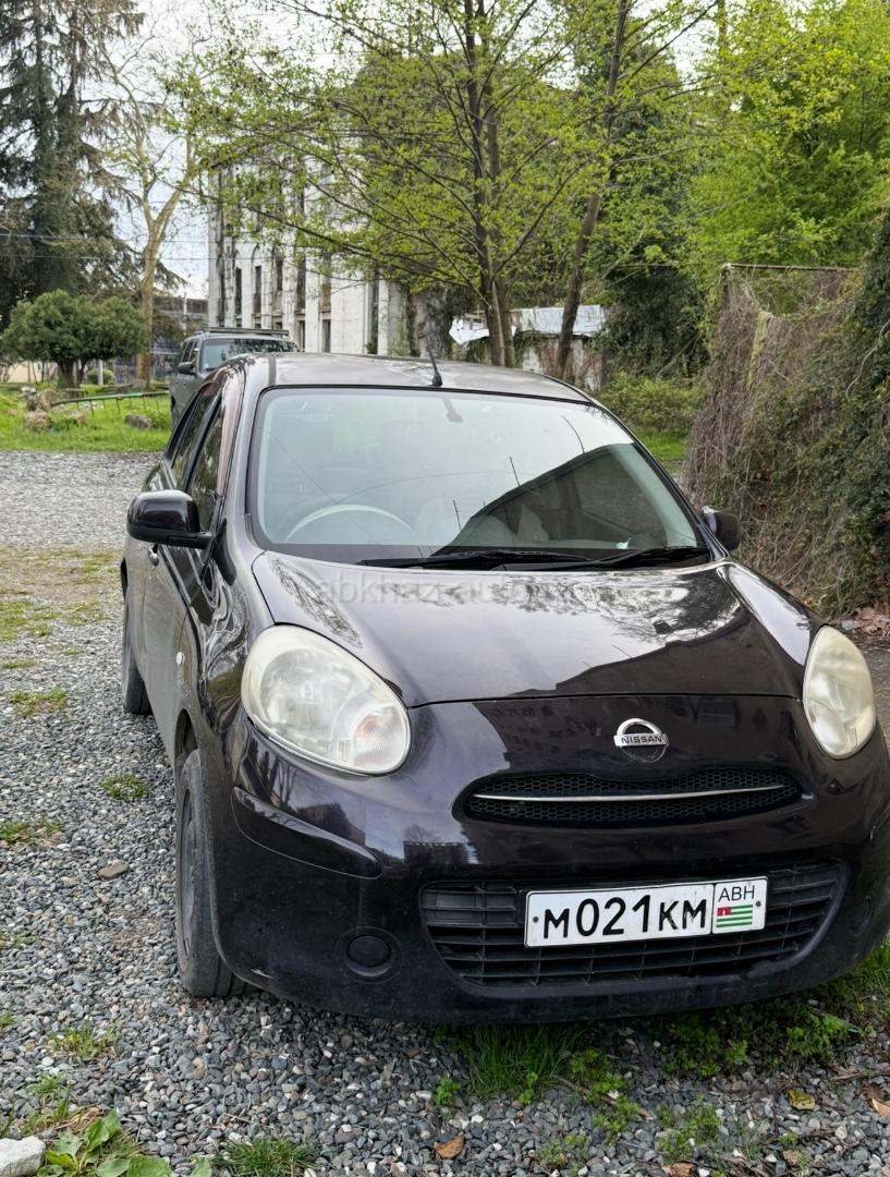 Nissan March