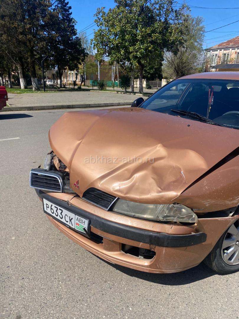 Mitsubishi Carisma