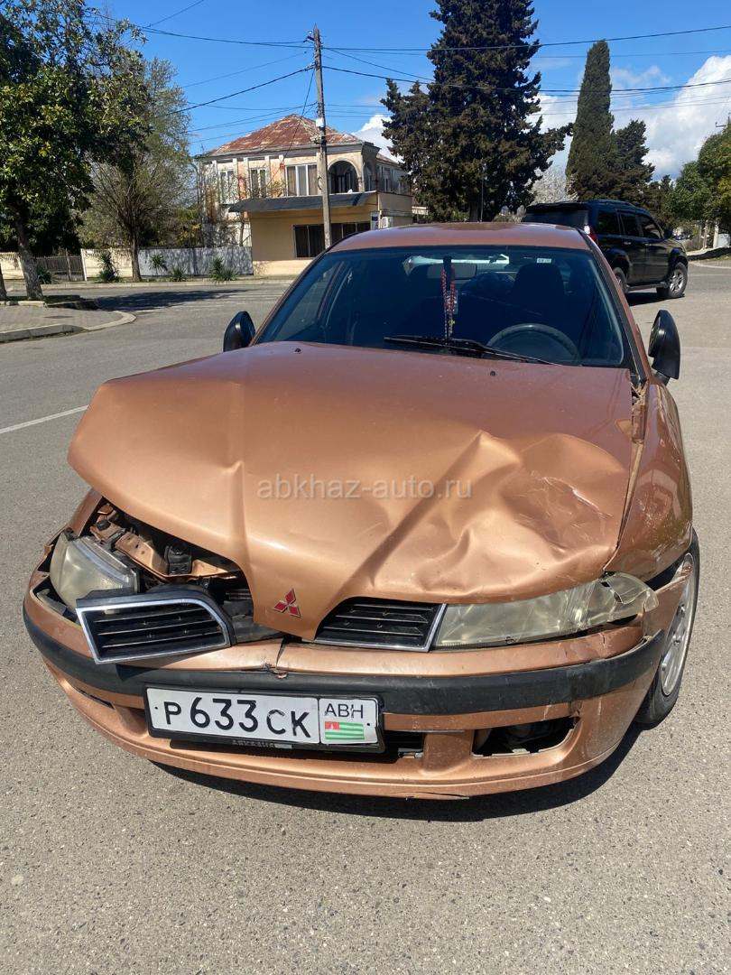 Mitsubishi Carisma