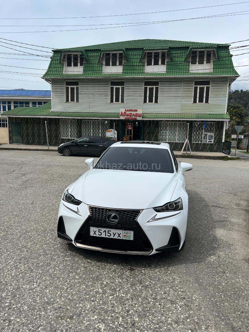 Lexus IS