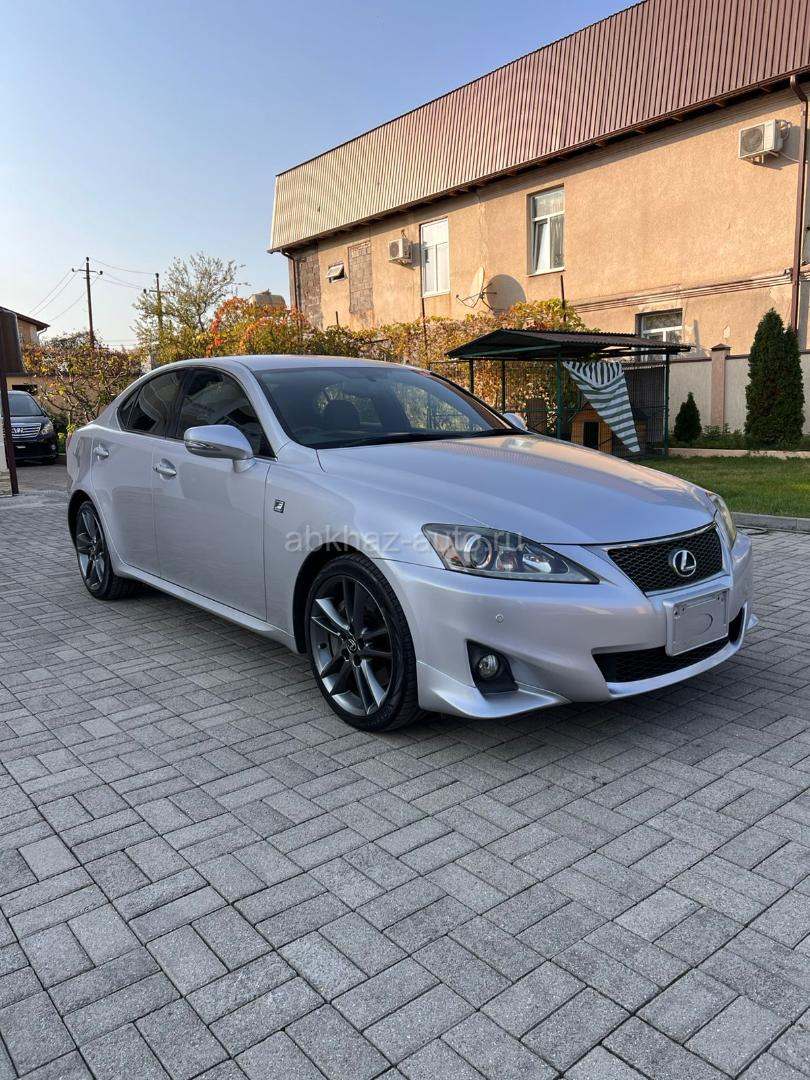 Lexus IS