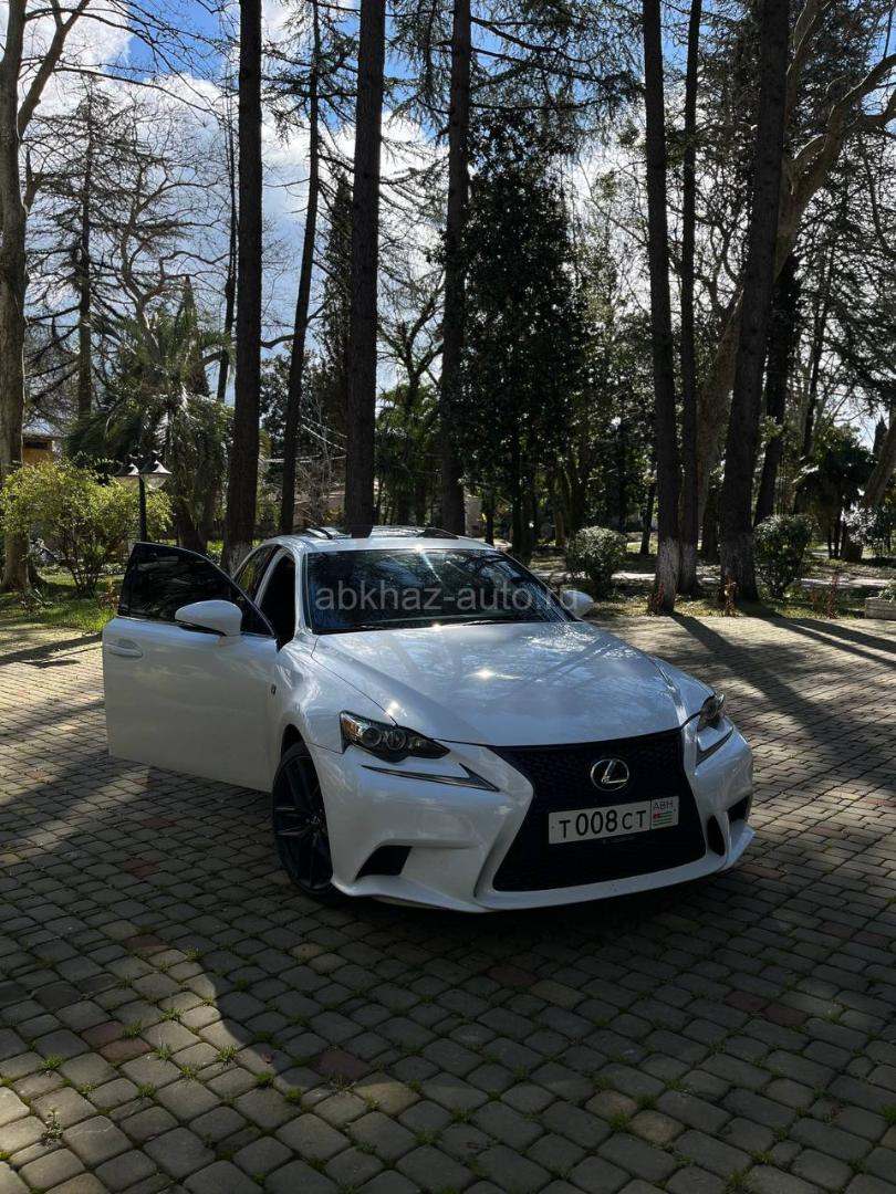 Lexus IS