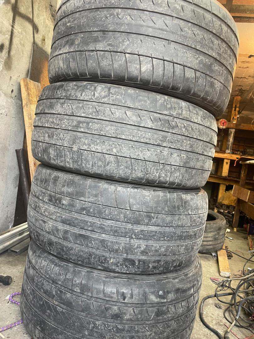 Комплект разношироких R20 315/35  R20 275/40