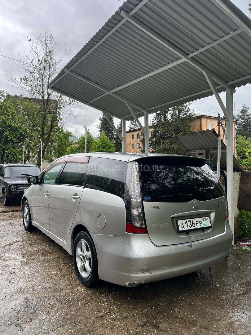 Mitsubishi Grandis