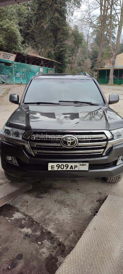Toyota Land Cruiser