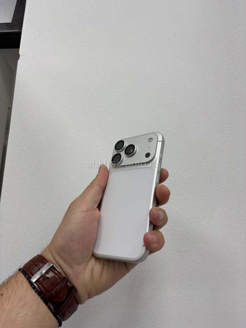 iPhone 17 pro 256 g 🔋 100%