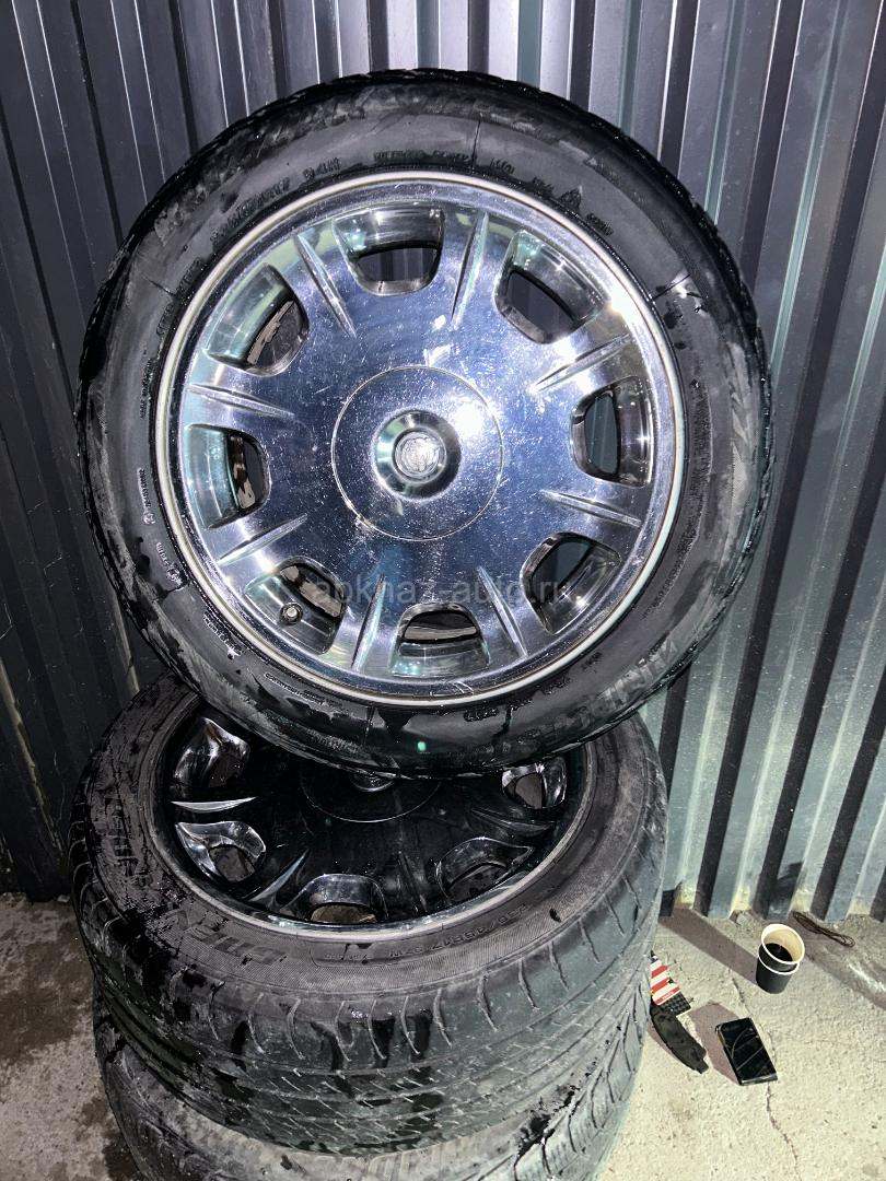 235/45/17