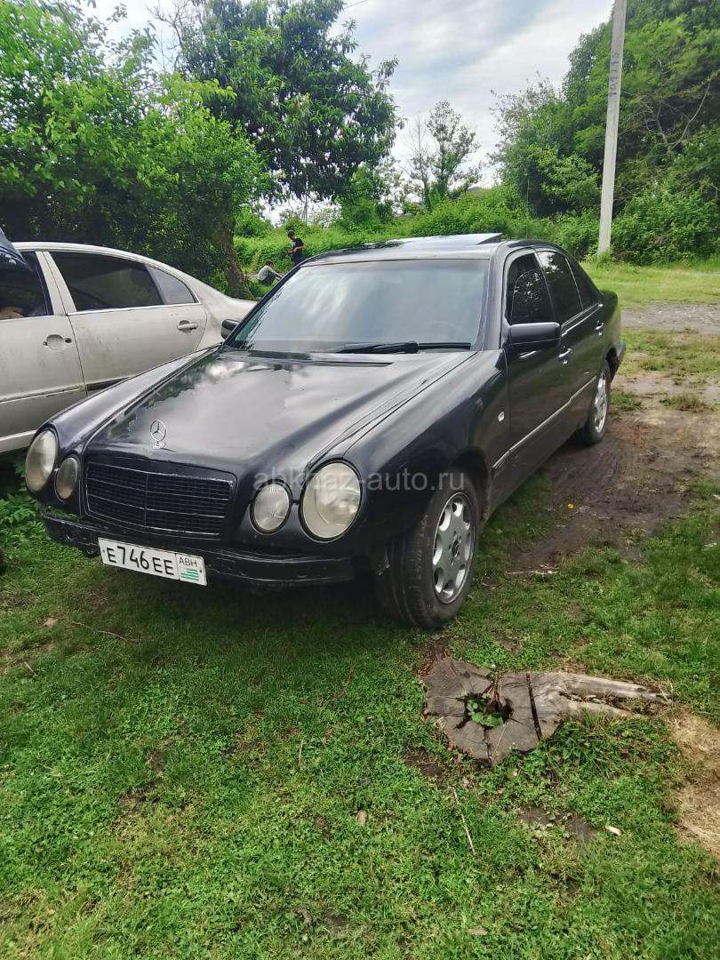 Mercedes-Benz 200-Series