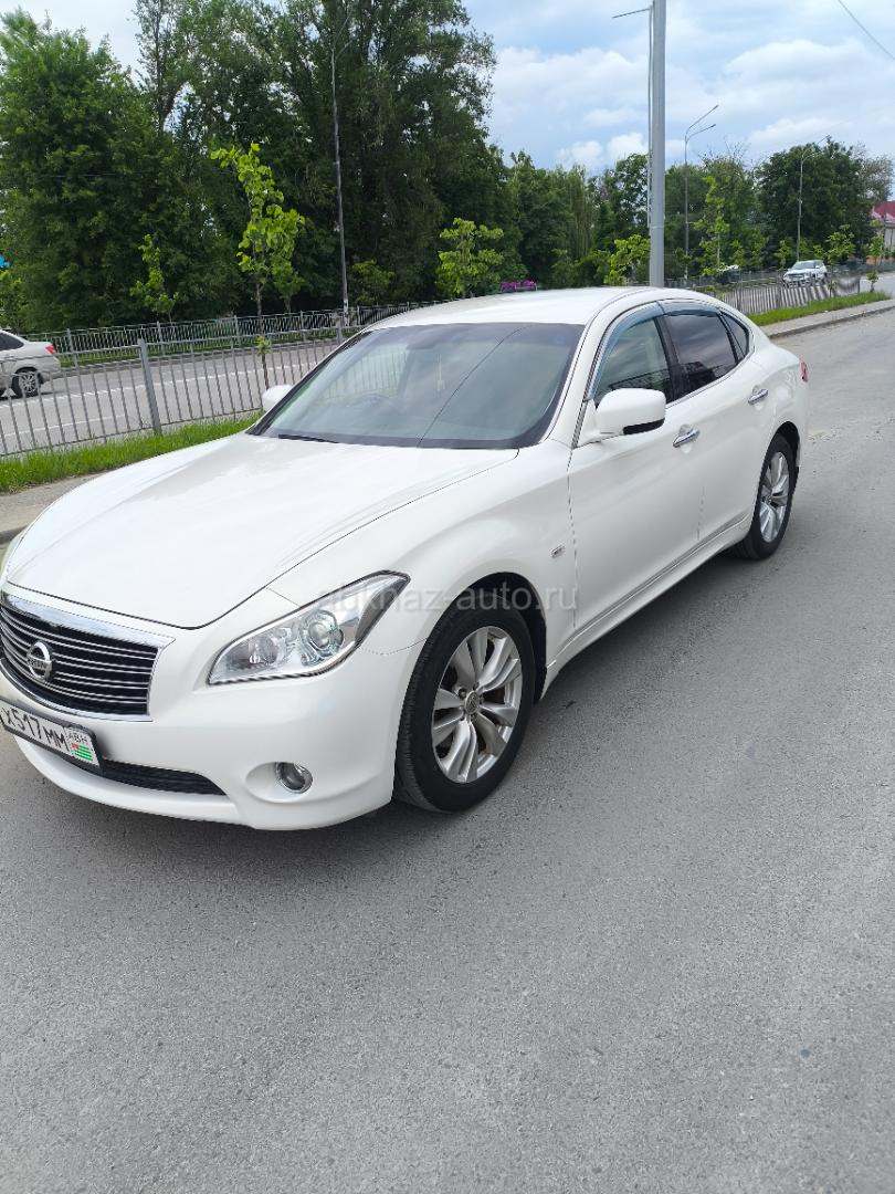 Nissan fuga