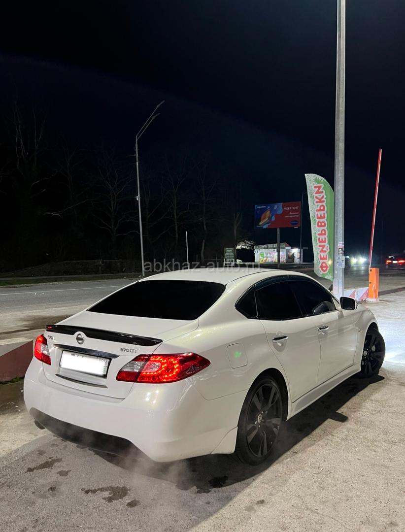 Nissan fuga