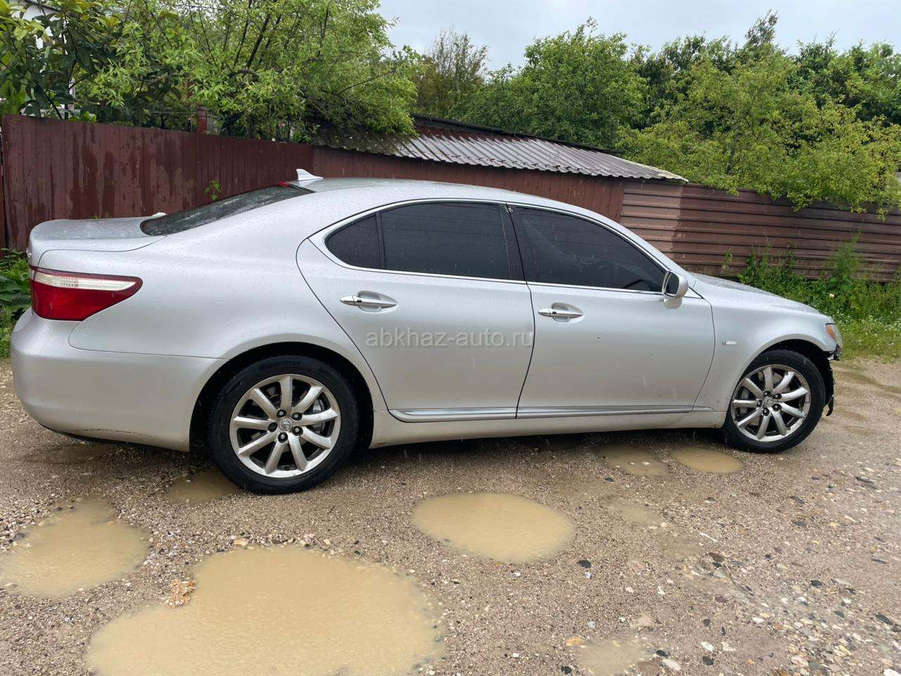Lexus LS