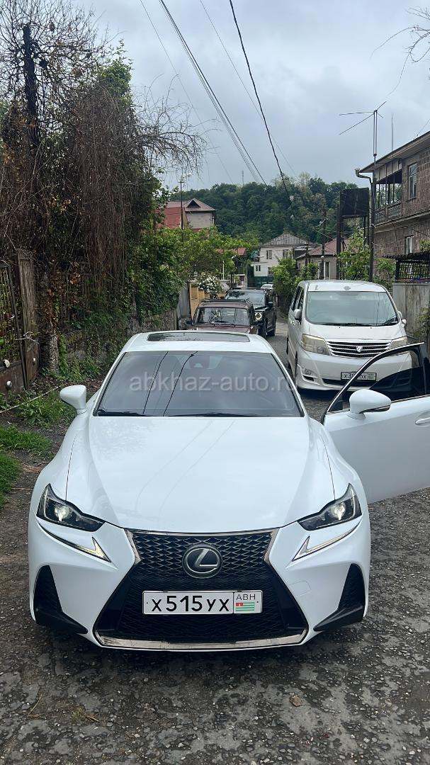 Lexus IS