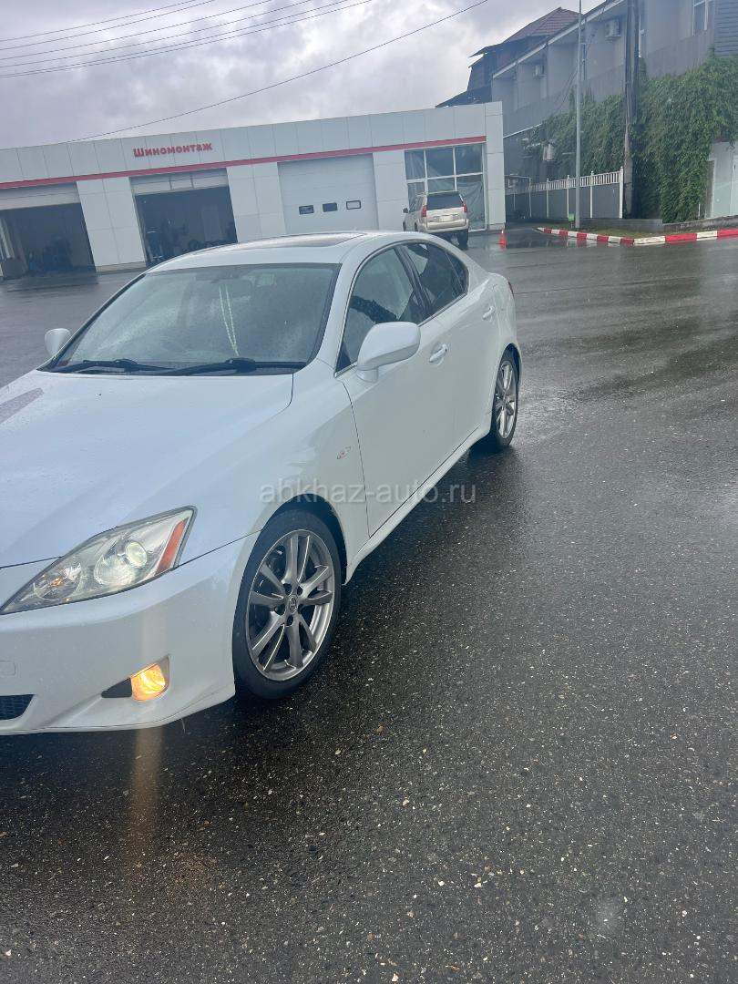 Lexus IS