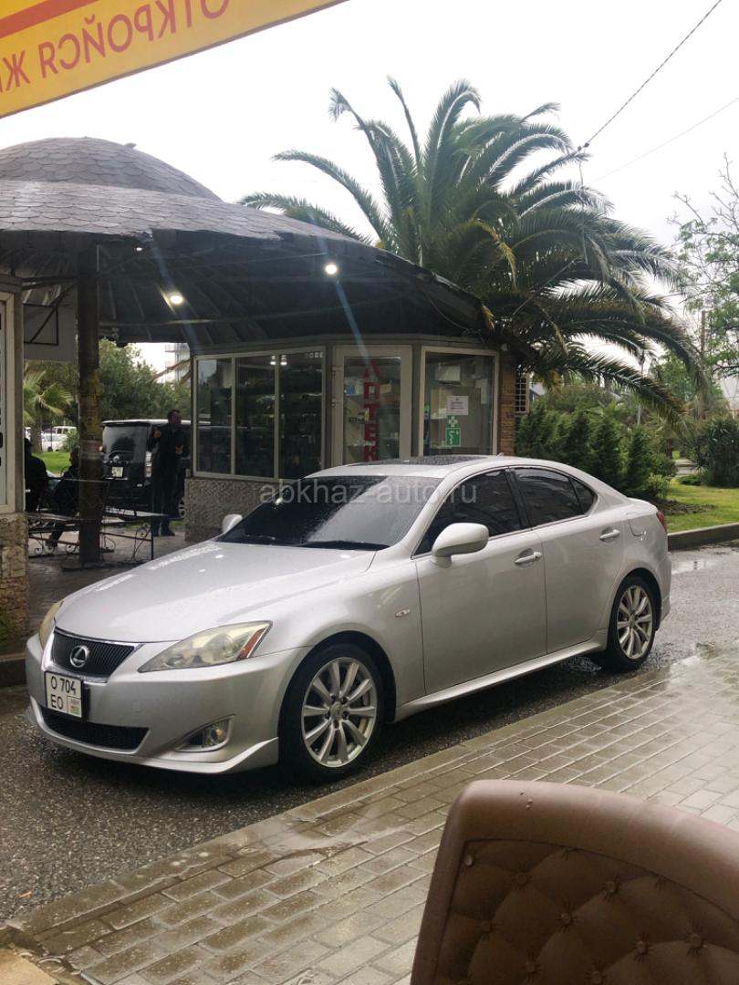 Lexus IS
