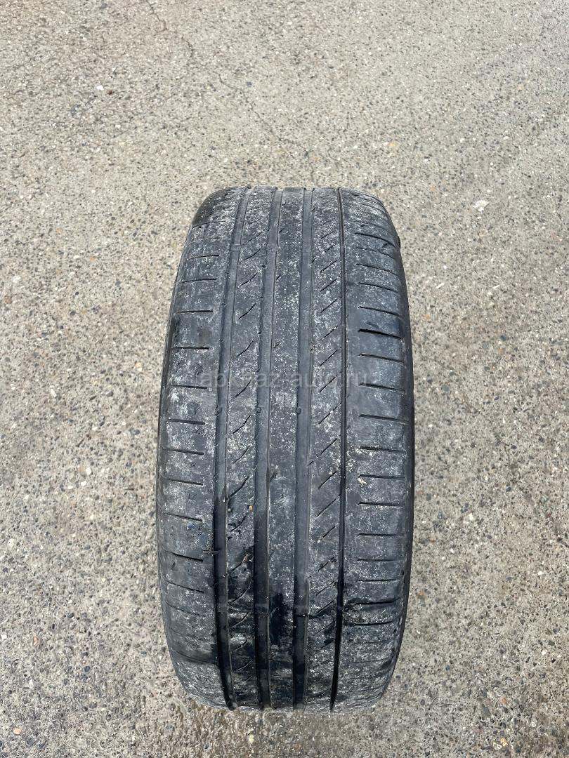 235/45 R19