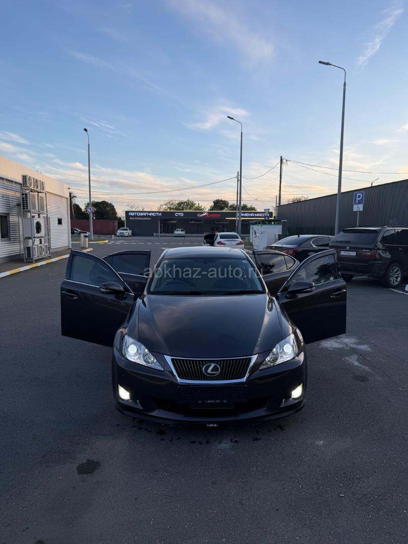 Lexus IS