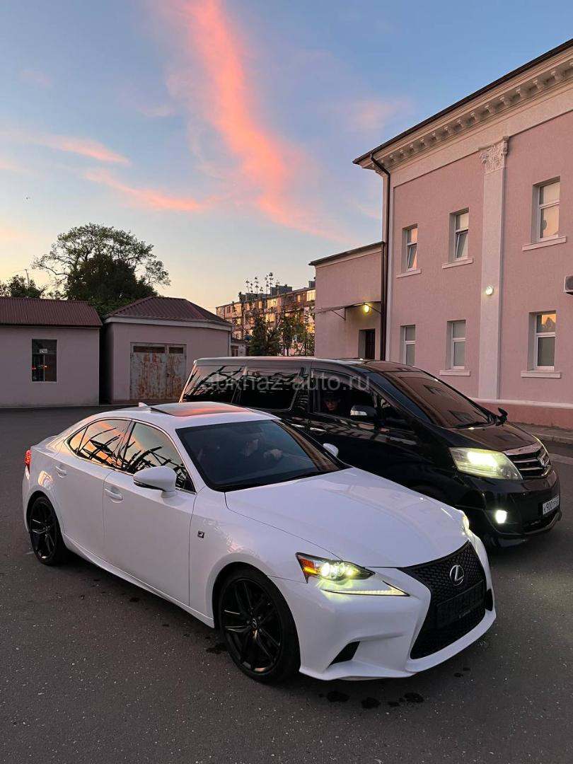 Lexus IS