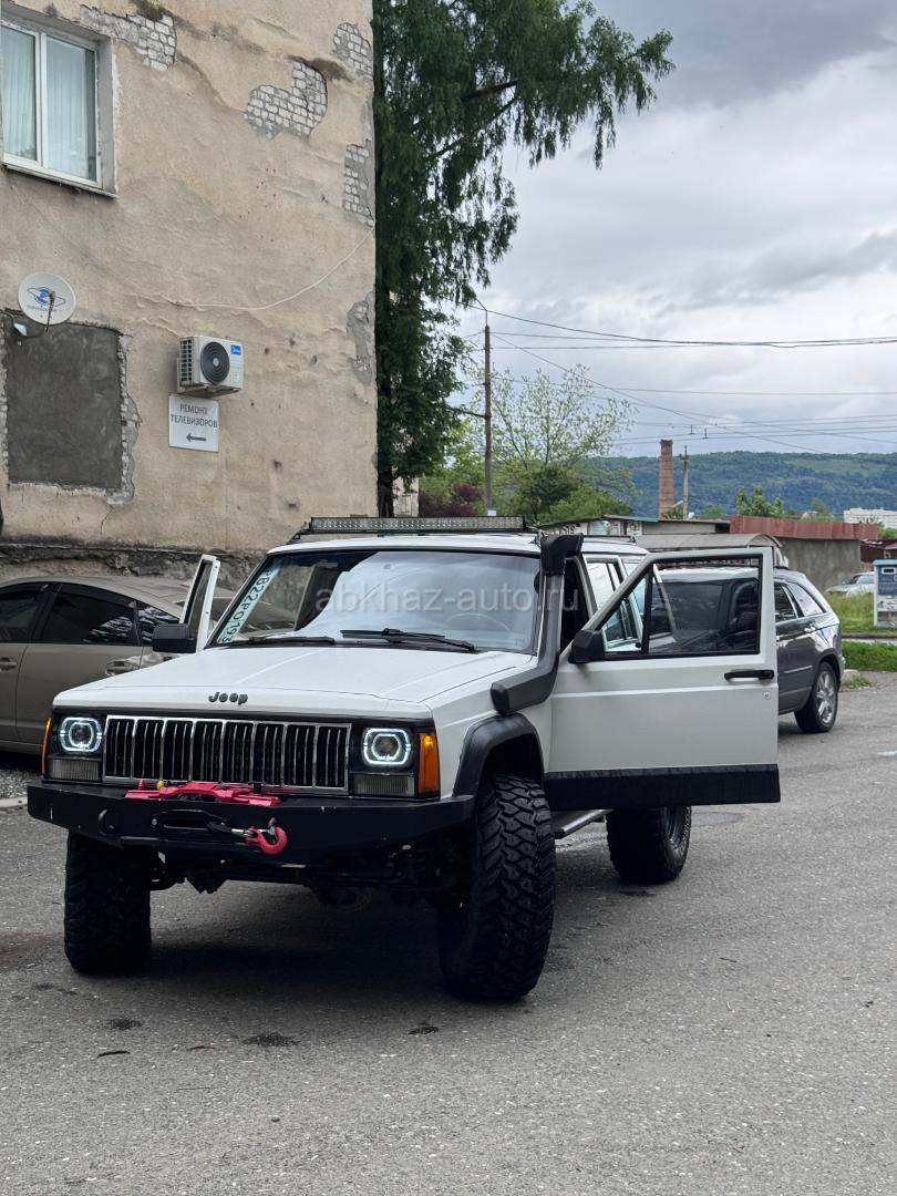 Jeep Cherokee