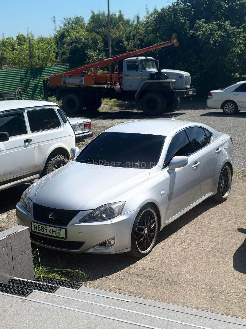 Lexus IS