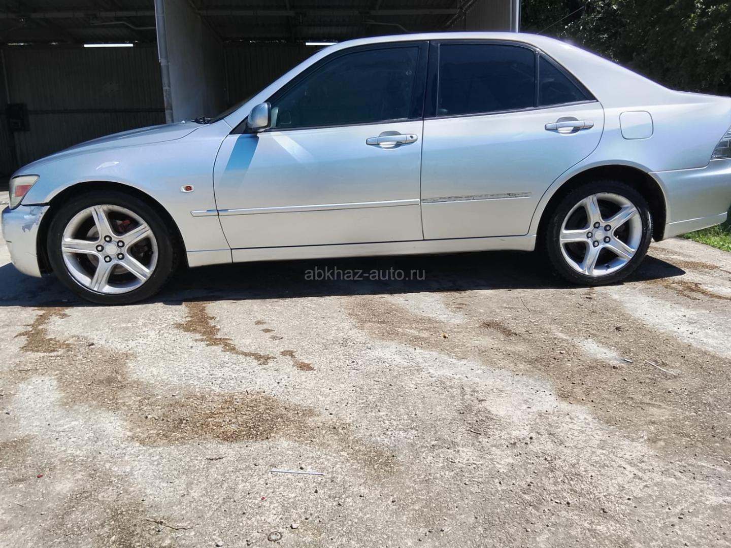 Lexus IS
