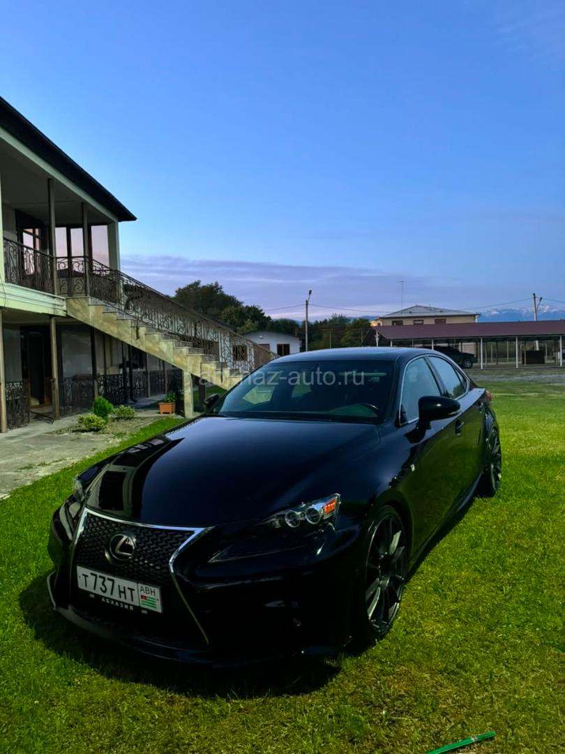 Lexus IS