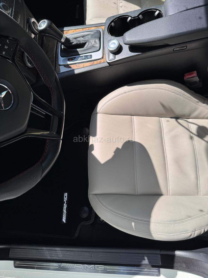 Mercedes-Benz 200-Series