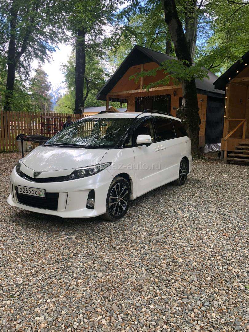 Toyota Estima