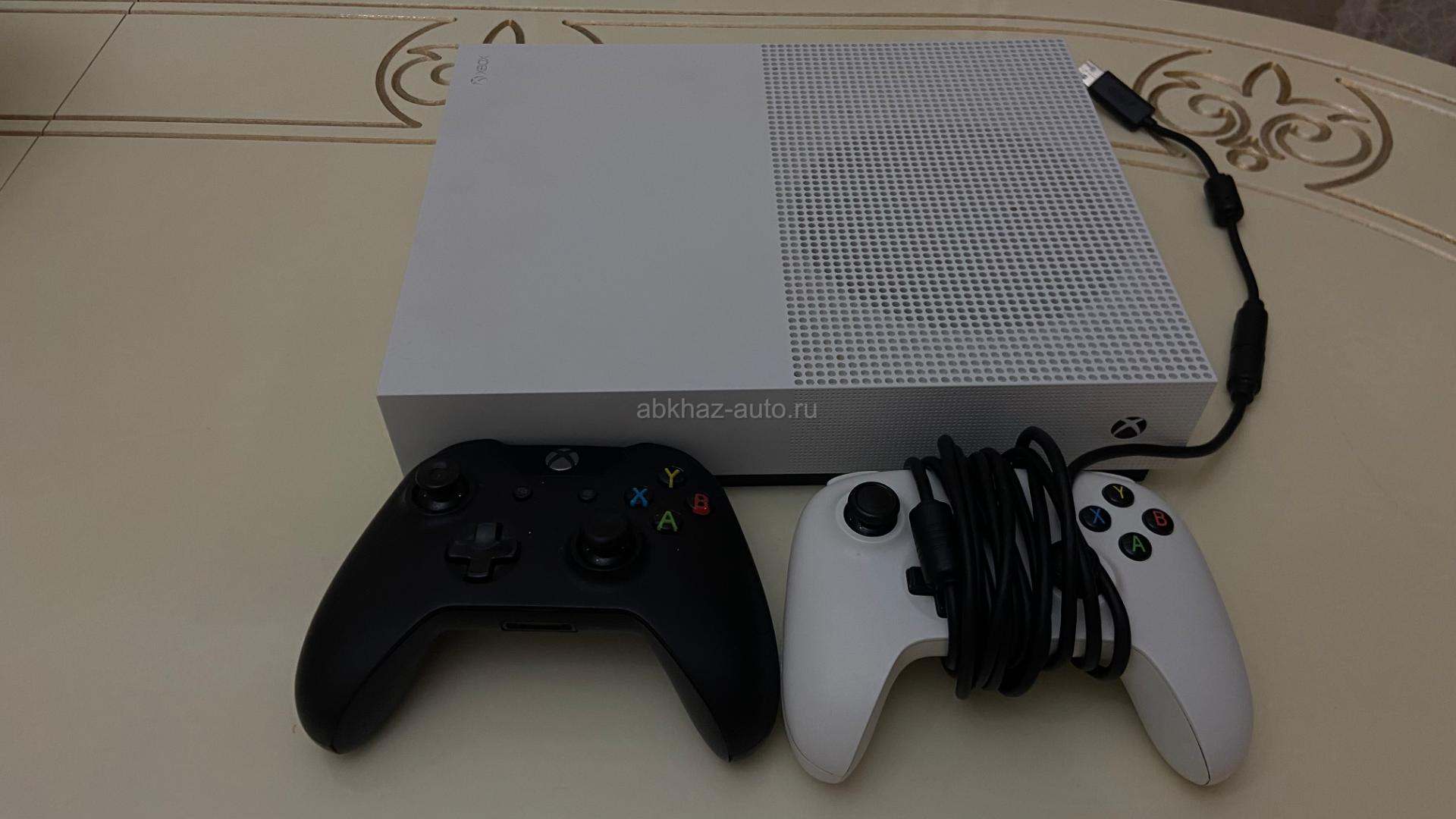 Xbox one s (All digital edition)