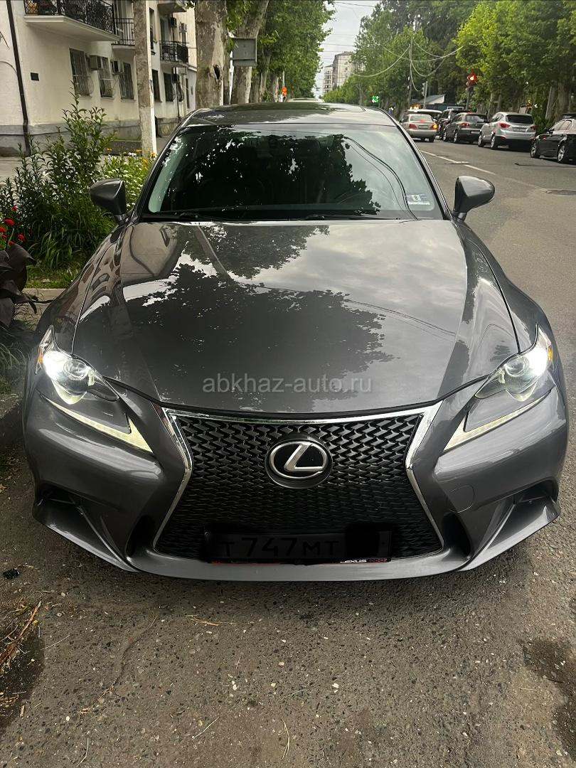 Lexus IS