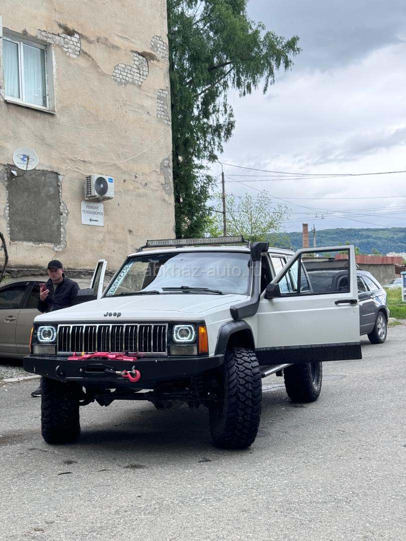 Jeep Cherokee