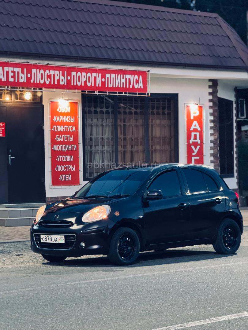 Nissan March