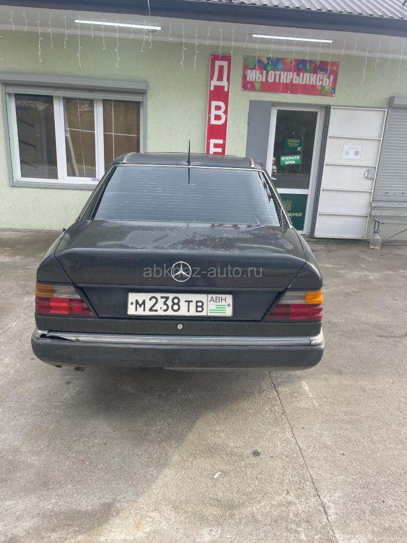 Mercedes-Benz 124