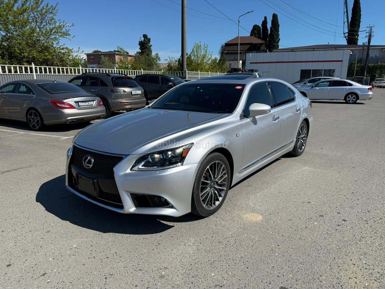 Lexus LS