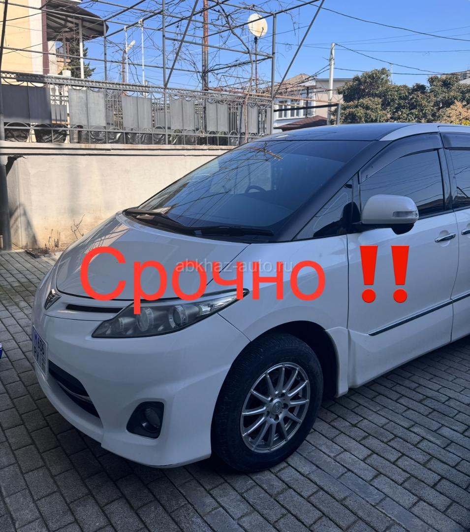 Toyota Estima