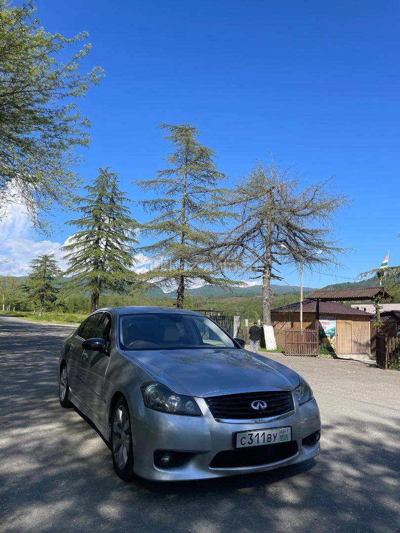 Nissan fuga