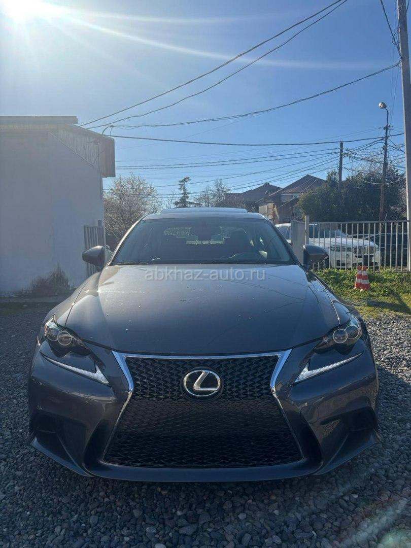 Lexus IS