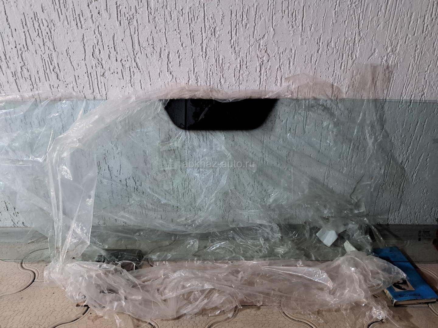 Новое лобовое стекло на Гелендваген