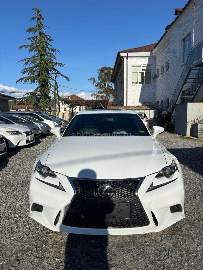 Lexus IS