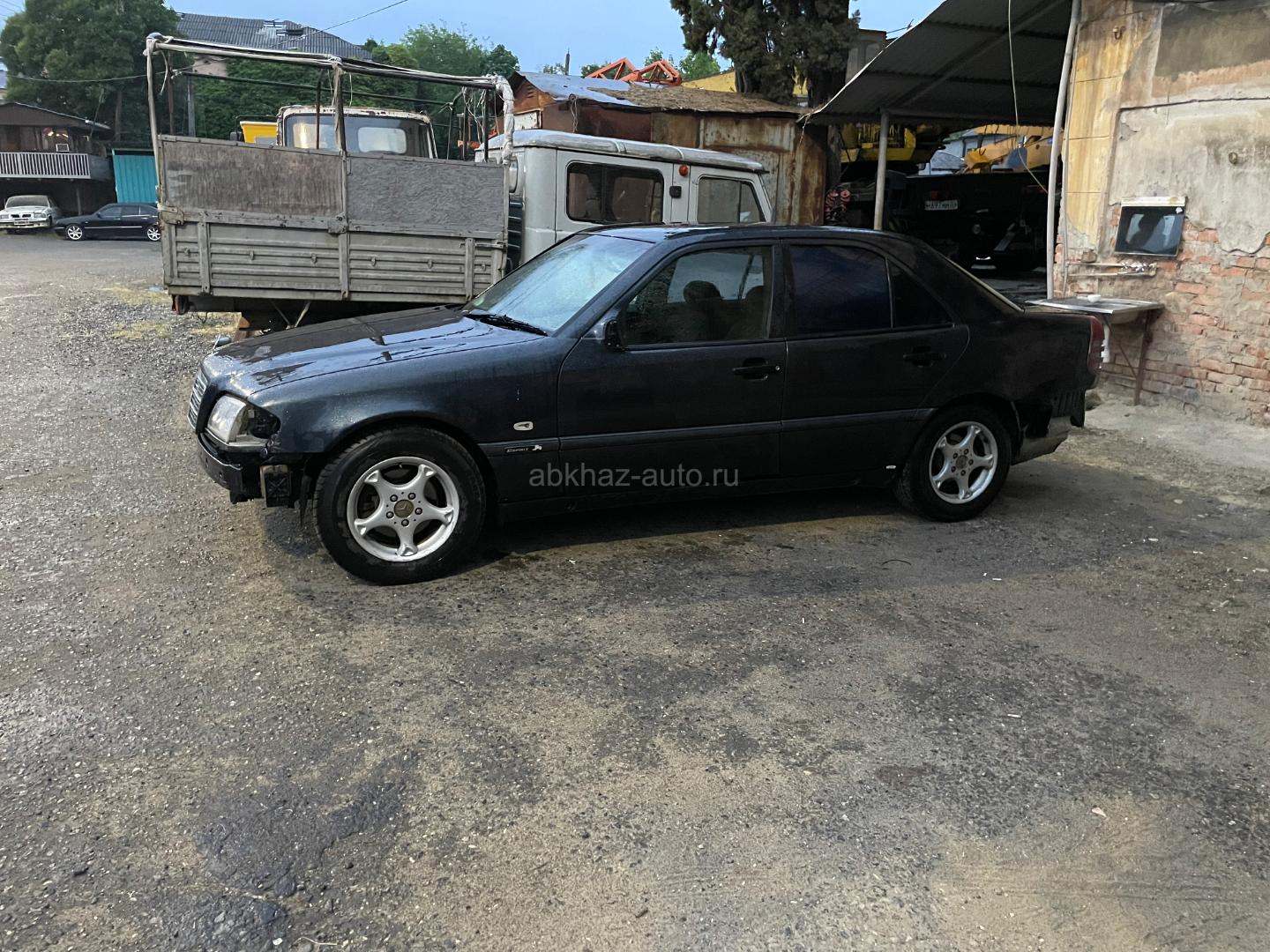 Mercedes-Benz 811