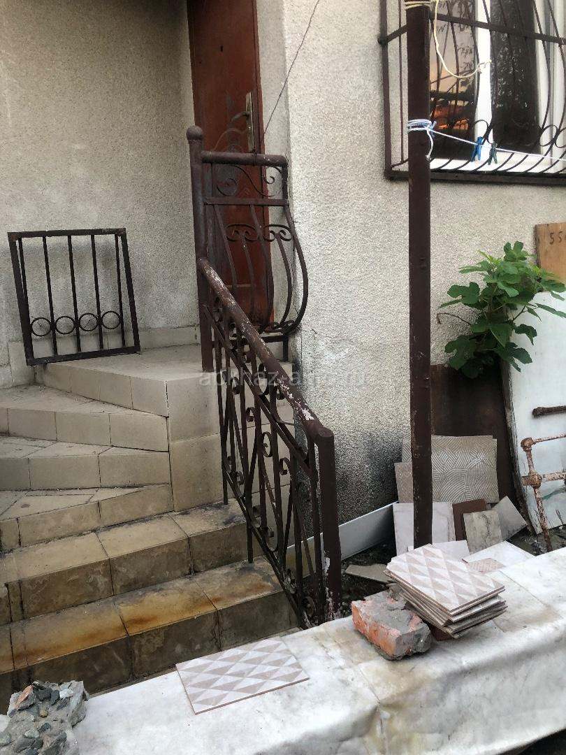 Продается бельэтажный домик