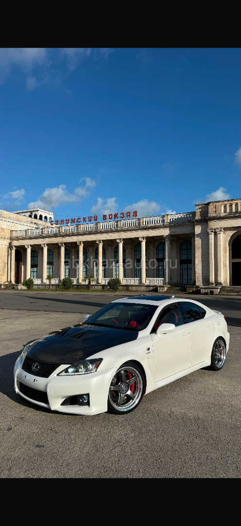 Lexus IS