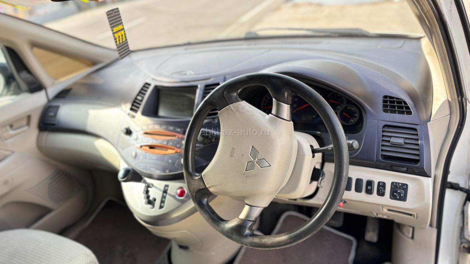 Mitsubishi Grandis