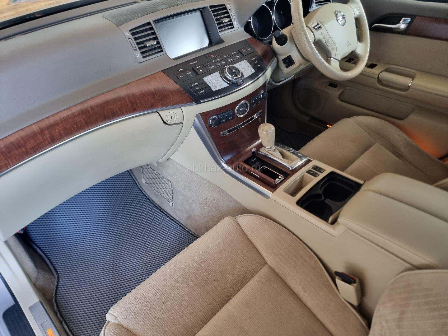 Nissan fuga