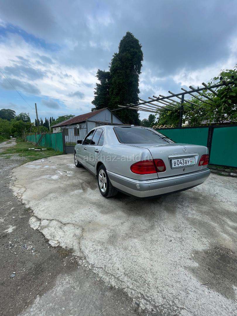 Mercedes-Benz E-Класс