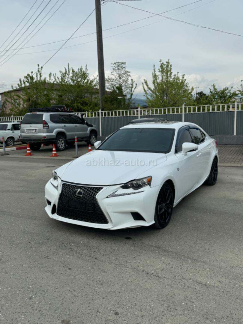 Lexus IS