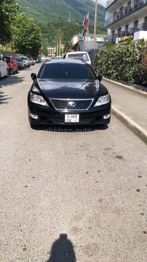 Lexus LS