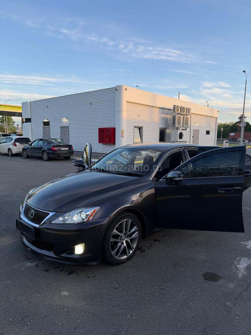 Lexus IS