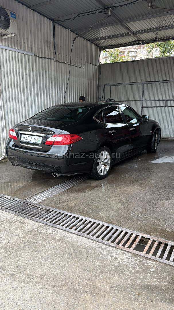 Nissan fuga