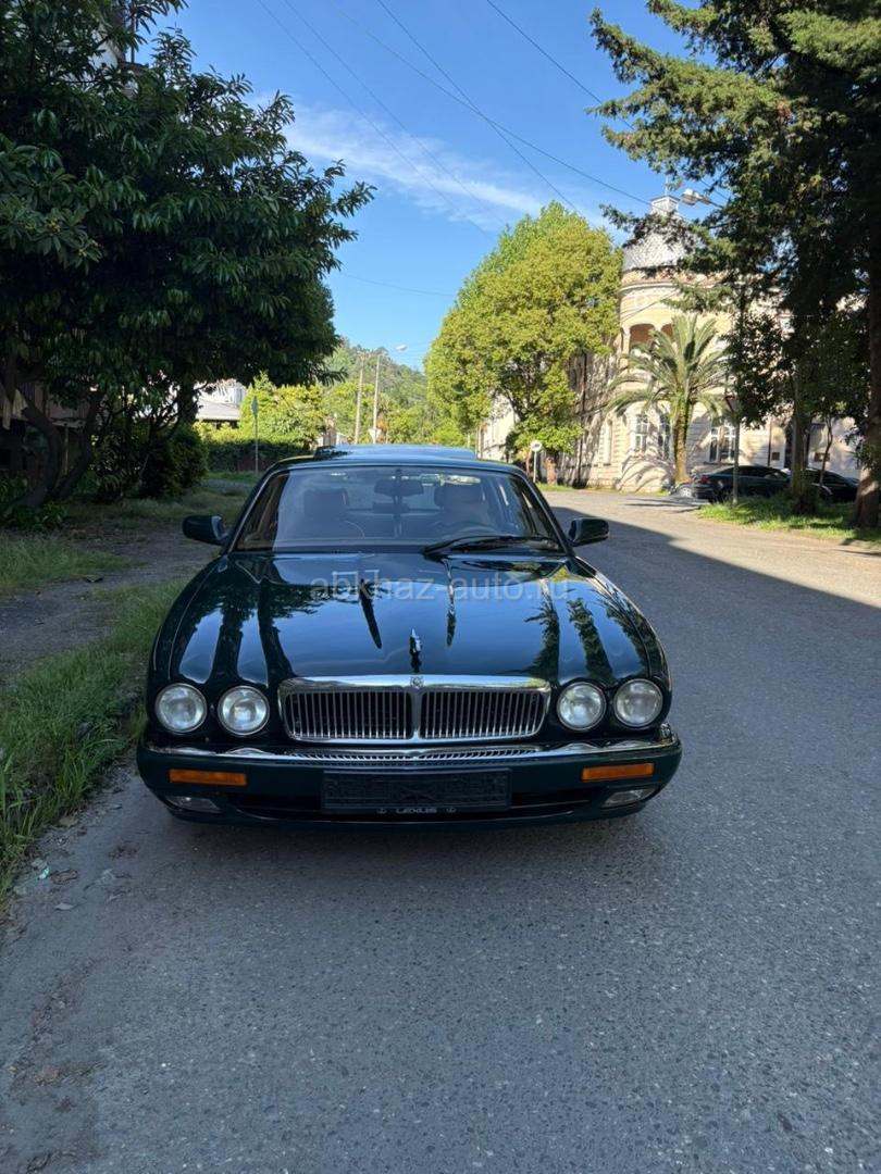 Jaguar XJ6